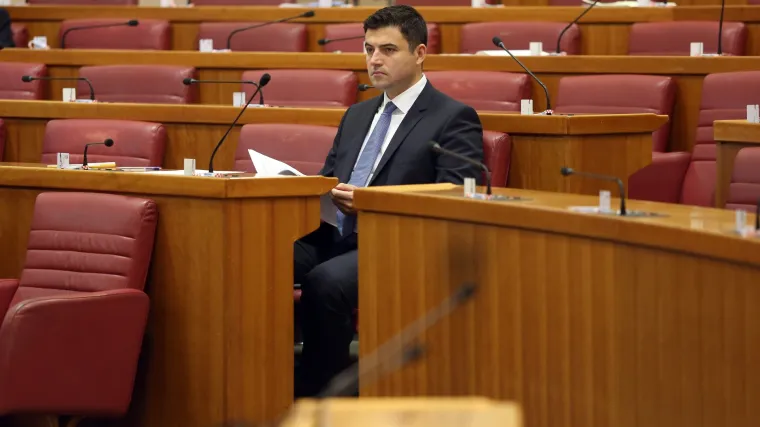 Reporterka RTL-a javila se uživo: donosimo nove informacije o događajima u SDP-u
