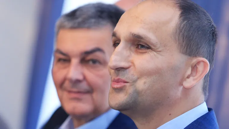 HDZ-ovac: 'Mediji su krivi za iseljavanje, pa nema bolje i sigurnije zemlje od Hrvatske, pogotovo ako ste Hrvat'