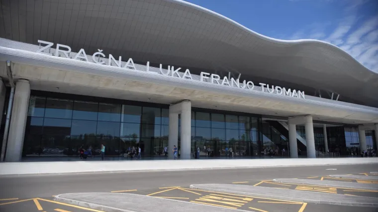 Drama na 'Franji Tuđmanu': putnici 'poljubili vrata' zbog manjka zemaljskog osoblja
