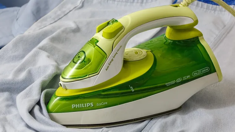 Či&scaron;ćenje pegle octom - kako očistiti peglu