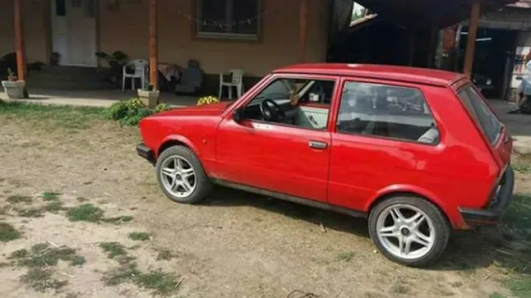 Beograđanin iskreno priznao za&scaron;to prodaje svoj Jugo, internet vri&scaron;ti od smijeha: 'Je*iga'