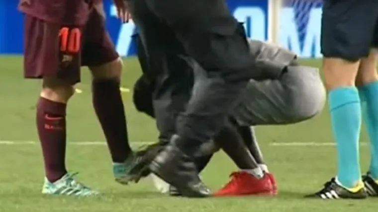 Navijač na zanimljiv način iskazao po&scaron;tovanje prema Messiju, reakcija Ronaldovih &scaron;tovatelja ga 'pokopala'