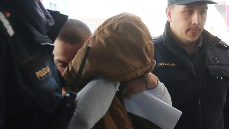 Silovao vlastitu kćer preko 1500 puta, triput je ostala trudna, rodila je jedno dijete