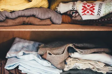 Znate li kako ukloniti miris vlage iz namještaja