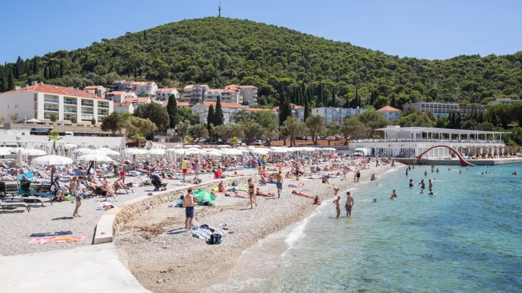 Budućnost hrvatskog turizma: dok jednu zarađuju od gostiju, lokalno stanovni&scaron;tvo nezadovoljno je gužvama