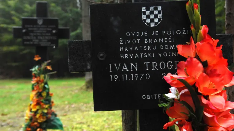 Srbija podigla spomenik majoru JNA koji je kriv za smrt jedanaestorice hrvatskih branitelja
