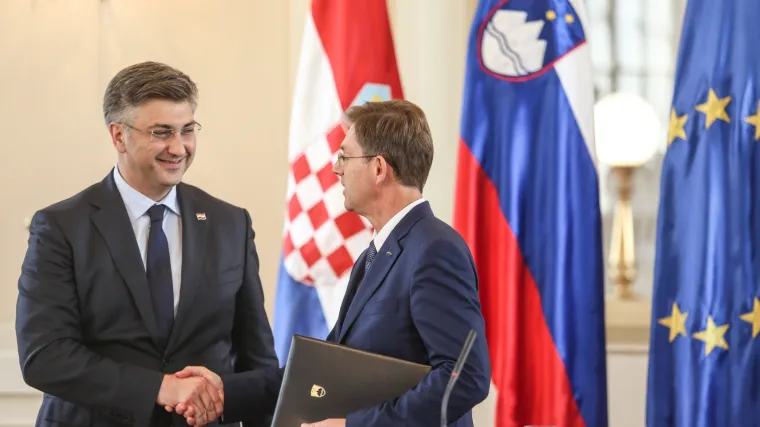 Diplomatska ofenziva: Cerar o arbitraži razgovarao i s francuskim predsjednikom Macronom