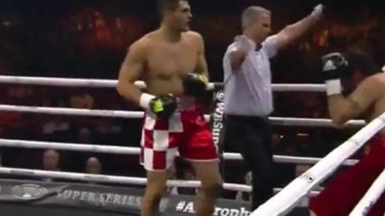 Brončani olimpijac za samo 90 sekundi uni&scaron;tio suparnika u prvoj profesionalnoj borbi