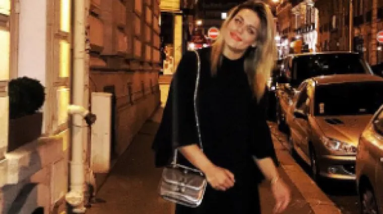 Spremila se za noćni izlazak i u mini haljini pokazala svoje atribute