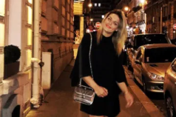 Spremila se za noćni izlazak i u mini haljini pokazala svoje atribute
