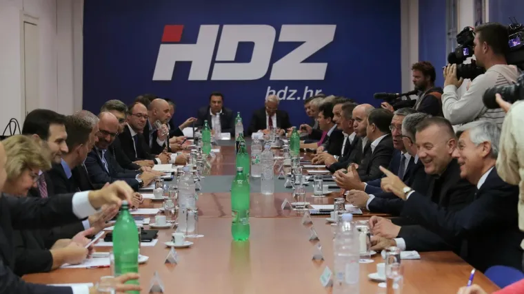 Predsjedni&scaron;tvo vladajućeg HDZ-a: jedna od glavnih tema je Agrokor, ali i najnovije tenzije sa Srbijom