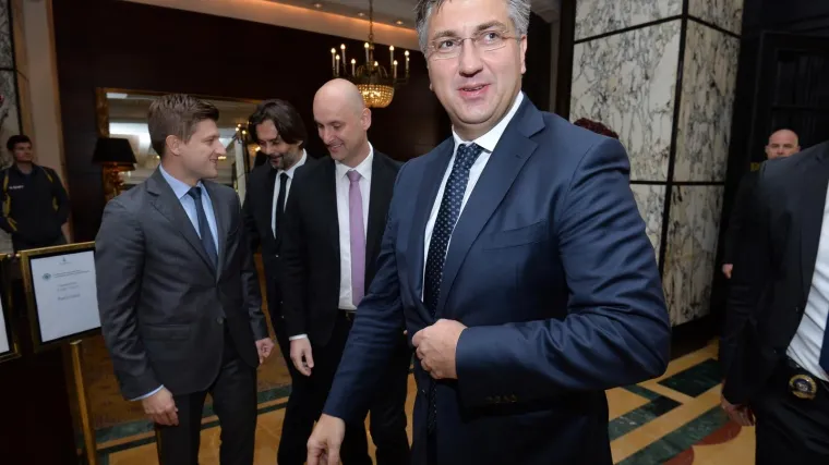 'Neću tužiti Orepića zbog njegovih izjava o Todoriću i meni. Vučićev nedolazak? To je osjetljivo pitanje...'