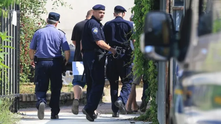 Nepoznati počinitelj do novca pokušao doći izazivanjem eksplozije na bankomatu