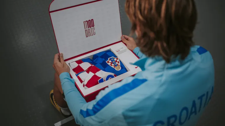 Kapetan hrvatske nogometne reprezentacije Luka Modrić večeras će obilježiti jubilarni stoti nastup za reprezentaciju