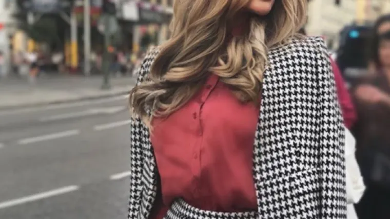 Na ovo smo pomalo zaboravile: Evo kako Izabel Kovačić nosi pepita uzorak, koji se ponovno vraća u modu