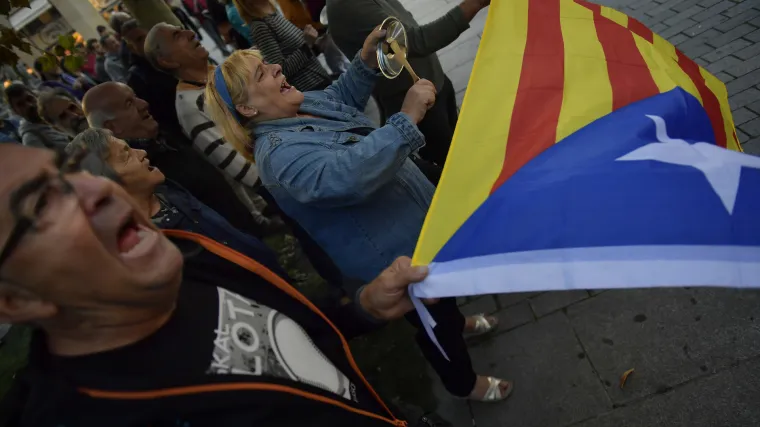 Francuska neće priznati jednostrano progla&scaron;enu neovisnost Katalonije: 'Kriza treba biti rije&scaron;ena putem dijaloga'