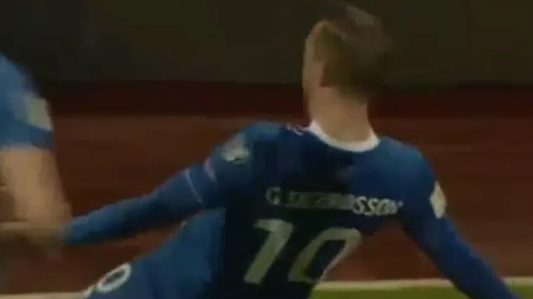 Pogledajte kako je Gylfi Sigurdsson načeo Kosovo, zabio i Gudmundsson