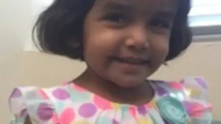 Djevojačica izbačena iz kuće jer nije htjela popiti mlijeko: roditelji privedeni, a policija i dalje traga za njom