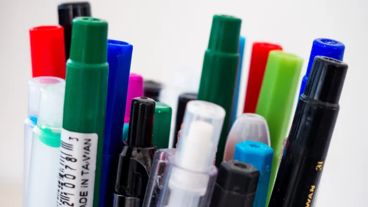 Mrlje od kemijske olovke - kako ih ukloniti