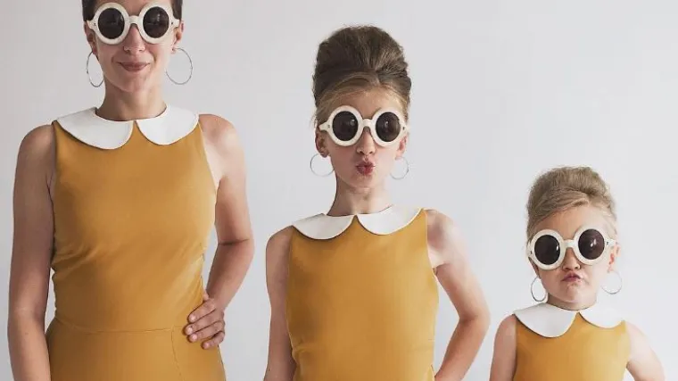 Mama se igra odijevanja sa svojim kćerima - i rezultati će vas odu&scaron;eviti