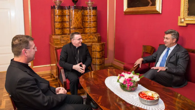 Kardinal Bozanić i premijer Plenković razmijenili mi&scaron;ljenja o aktualnim dru&scaron;tvenim prilikama