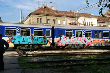 Putnički vlak naletio na pješakinju i usmrtio je