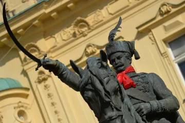 Ban Jelačić, Tesla, Radić i Šenoa s crvenim kravatama promoviraju domovinu kravate