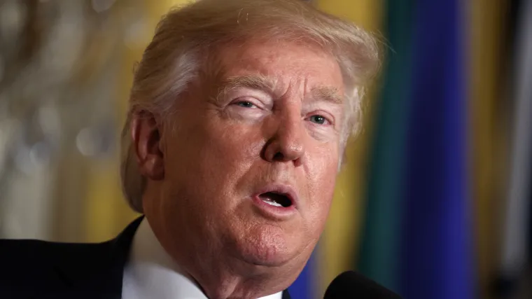 Kralj pornografije Larry Flint nudi 10 milijuna dolara za Trumpov opoziv