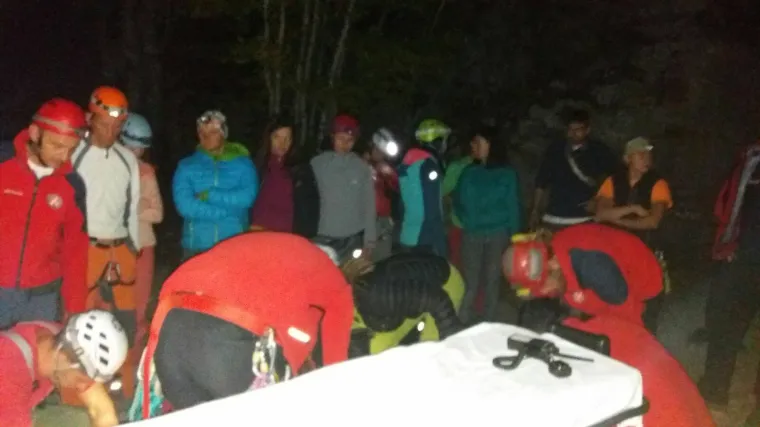 Na Velebitu spasili dvoje planinara na koje je pala odlomljena stijena