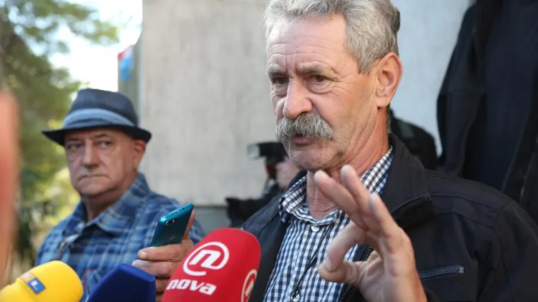 'Trebali su mi obnoviti kuću, a ukrali su novac i nisu zabili ni čavao'