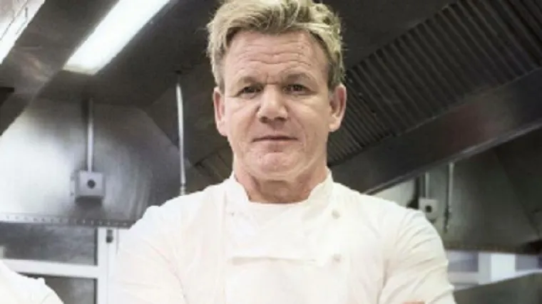 Kuhar bez dlake na jeziku pokazao što krije ispod odjeće