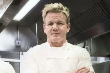 Kuhar bez dlake na jeziku pokazao što krije ispod odjeće