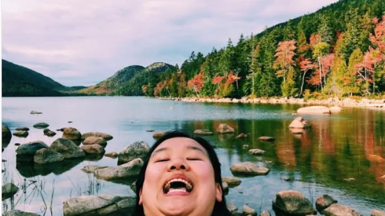 'Chinning' je novi selfie trend koji bi se trebao boriti protiv nametnutih standarda ljepote, ali ih zapravo promiče