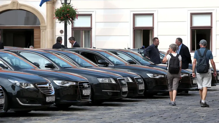 'Raspisali su ga kako bi počastili branitelje - pa nisu džabe čučali ispred šatora'