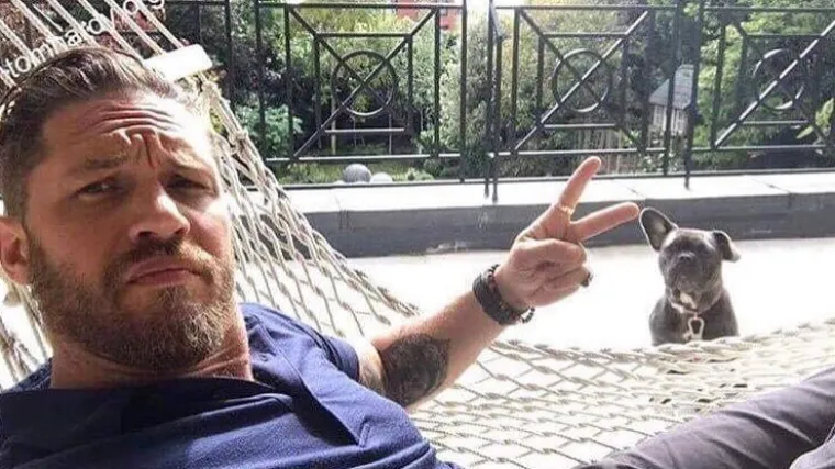 Neraskidiva veza glumca i psa: Tom Hardy uz setove zna i sve azile u blizini