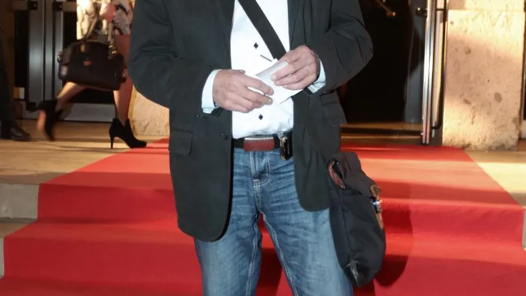 JAKO KRATKA HALJINICA: Možete li zamisliti Nives Celzijus u baby izdanju? Naravno da ne možete, samo spustite pogled