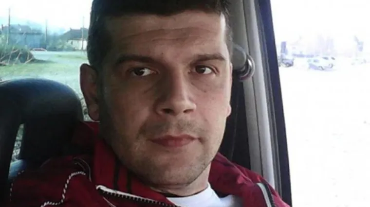 Taksist (38) ubijen hicem u glavu jer je smirivao svađu zbog ljubavnog trokuta?