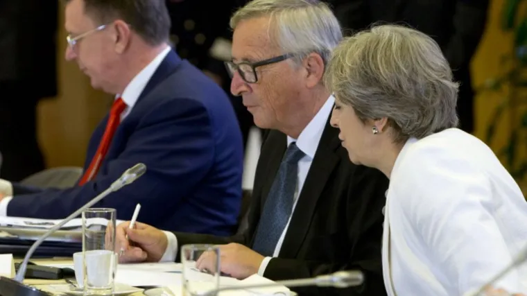 'Preklinjala je Junckerovu pomoć'