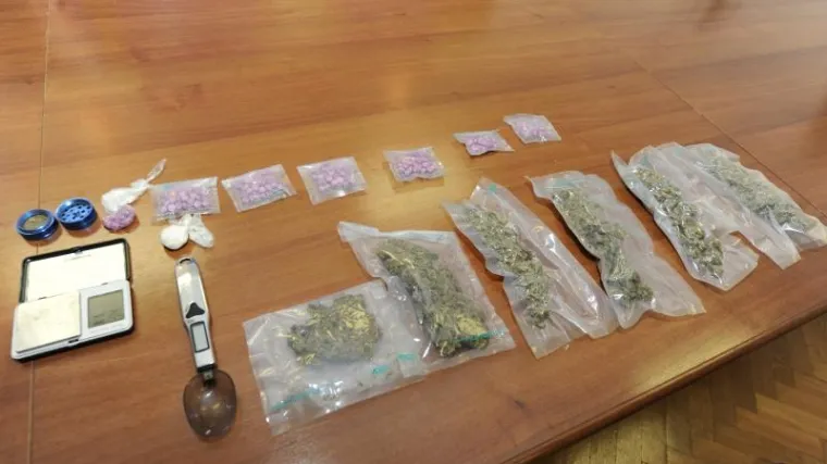 Pritvorena trojica dilera iz Siska: preprodavali marihuanu, 'speed' i ecstasy