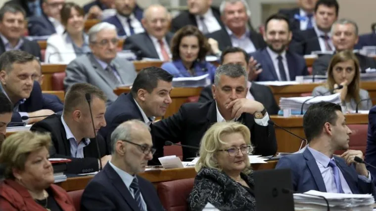 Može li nova inicijativa oporbe spasiti istražno povjerenstvo od ukidanja?