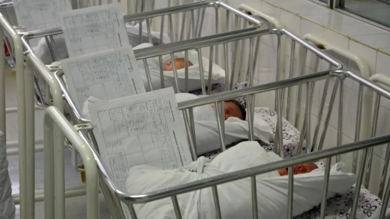 U Srbiji dokazan lanac trgovine djecom: krali su bebe iz rodili&scaron;ta, a majkama govorili da su umrle