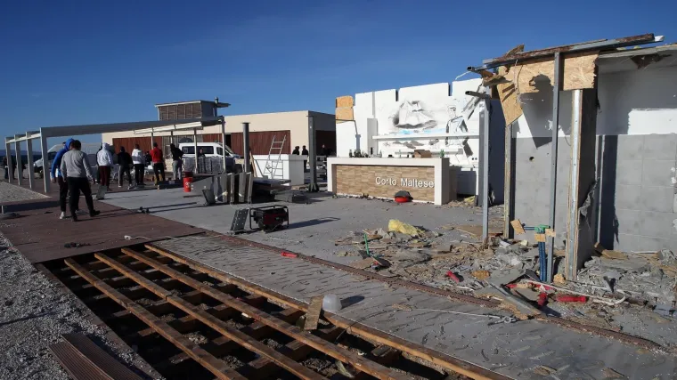 Vatrogasci gasili požare tik uz nelegalne objekte koji su spremni za ru&scaron;enje