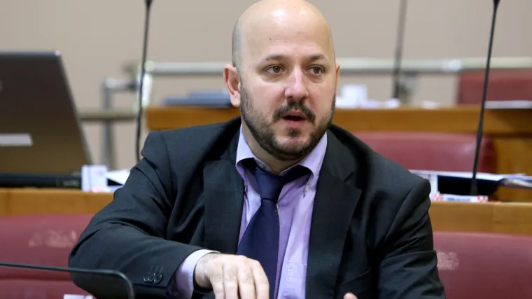 'HDZ radi idiote od hrvatskih građana, umjesto Ramljaka za svjedoke zovu Mesića i Manolića'