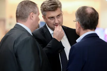 Doznajte što je sve potrebno za rušenje Vlade Andreja Plenkovića