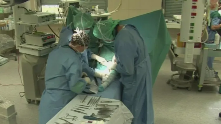 U Specijalnoj bolnici Sv. Katarina izvedena jedna od najkompleksnijih operacija kosti zahvaljujući kojoj bi djevojčica iz Rusije trebala prohodati