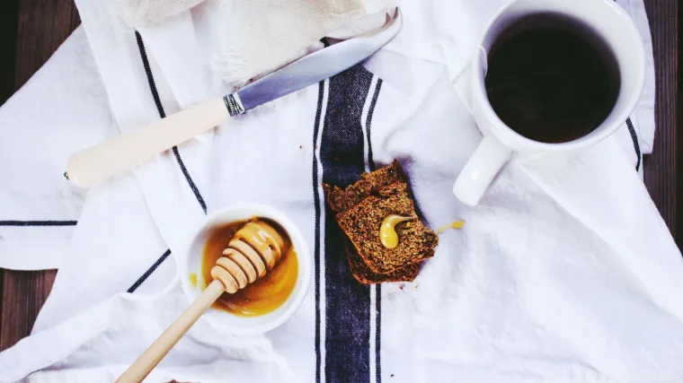 Može li med biti &scaron;tetan za zdravlje? Da, ako ga jede&scaron; vi&scaron;e od ove količine na tjednoj bazi