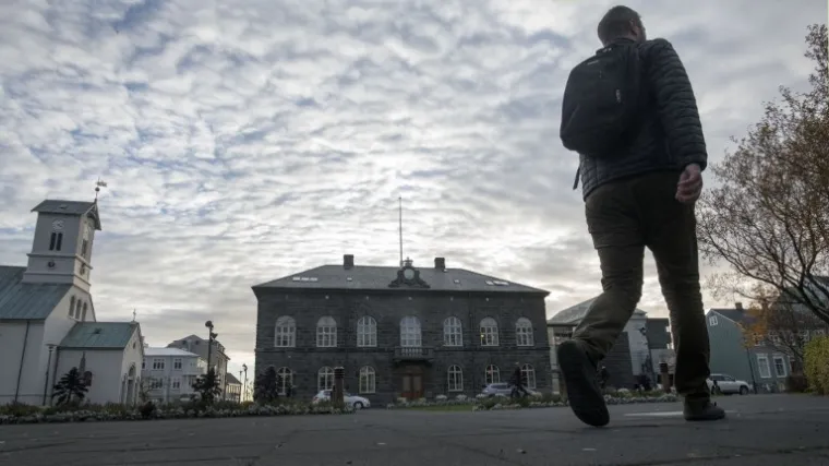 Vladajuća koalicija raspala se nakon devet mjeseci, građani biraju novu vladu