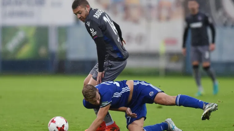 Hajduk nije uspio probiti Slavenov bunker i preskočiti Rijeku