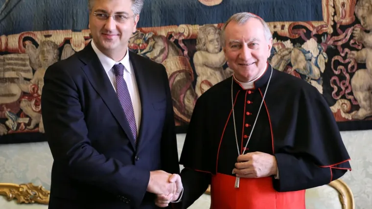 Vatikanski državni tajnik u Zagrebu: 'Ne vidim razloge za revizijom ugovora s Hrvatskom'