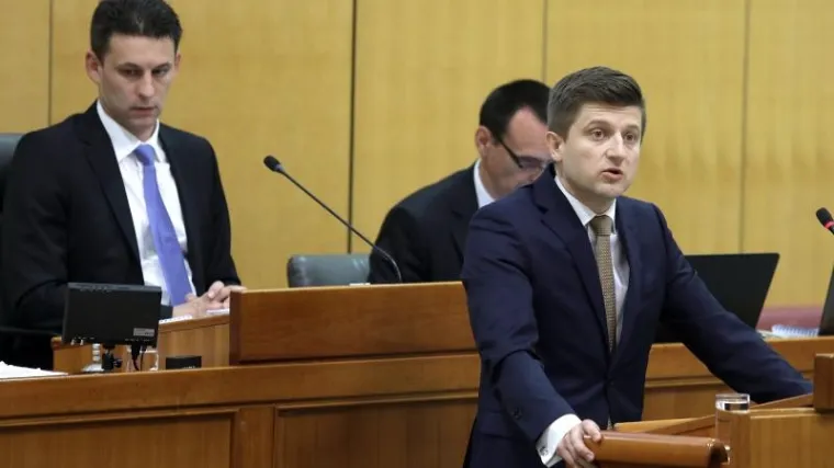 'Agrokor neće biti teret za građane, a uvjeren sam da Vlada ima većinu'